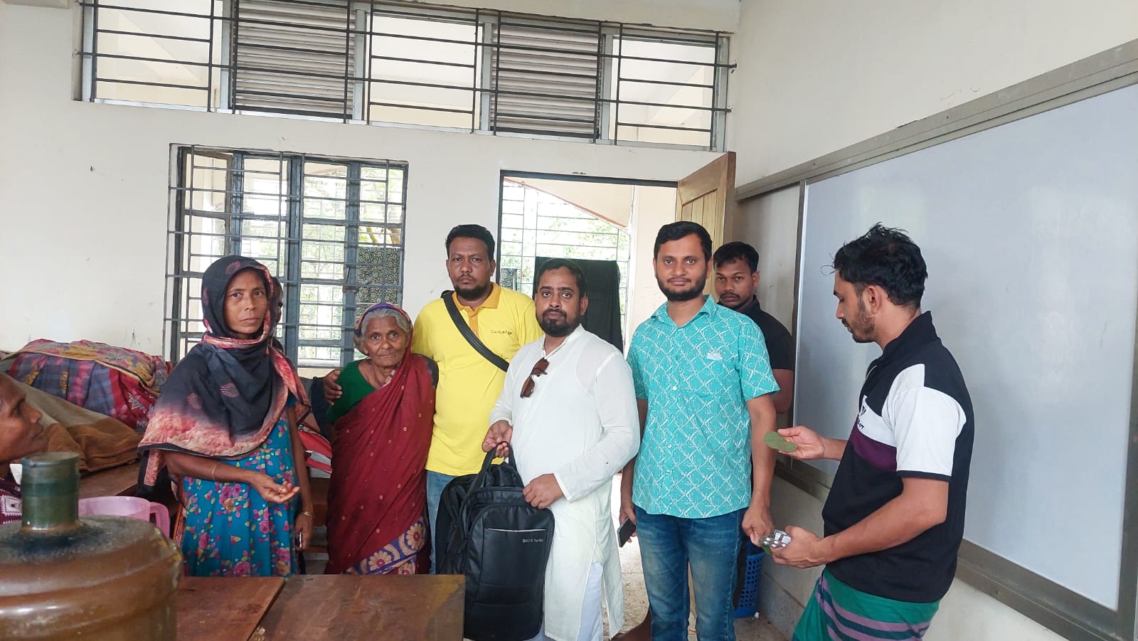 হবিগঞ্জে বন্যাদুর্গত মানুষের দোরগোড়ায় স্বাস্থ্যসেবা পৌঁছে দিচ্ছে স্বাস্থ্য বিভাগ