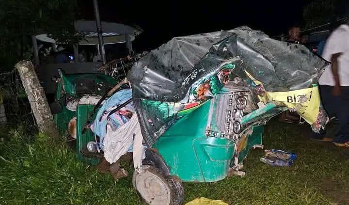 শ্রীমঙ্গল সাতগাঁও হাইওয়ে থানার সামনে বাস-সিএনজি সংঘর্ষে নিহত ৩